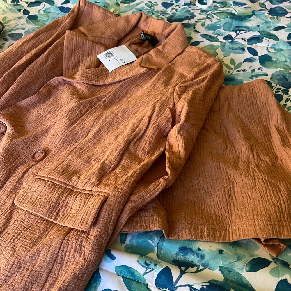 Set of cardigan and shorts, completely new!!